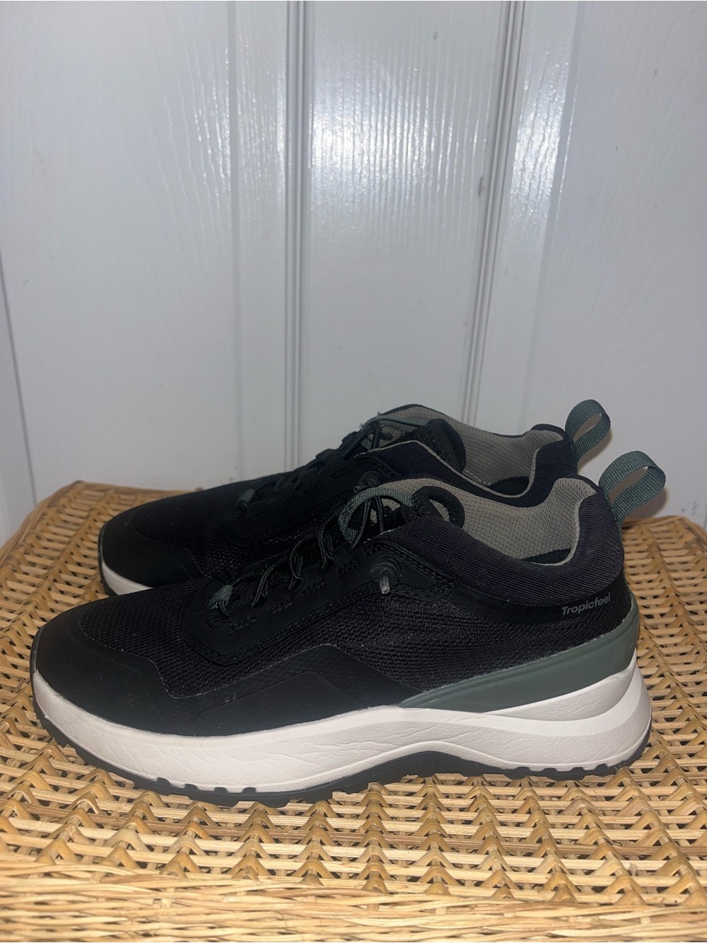 TROPICFEEL Lava sneakers in Core Black NWOB
